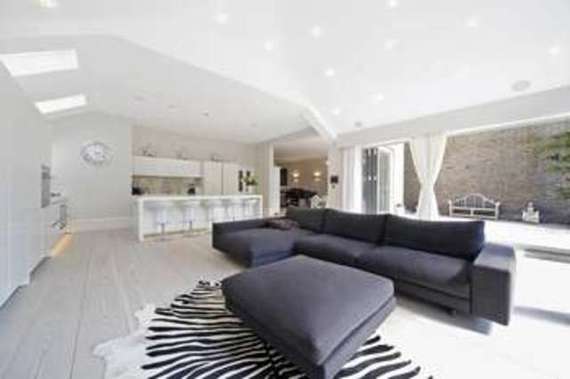 5 bedroom Detached t...